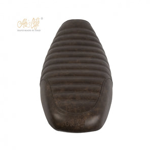 The Sella Slim Short leather seat for the Triumph Liquid Cooled Twins